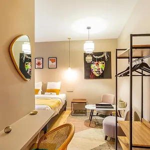 Apartment Lovely In The Heart Of, Paris