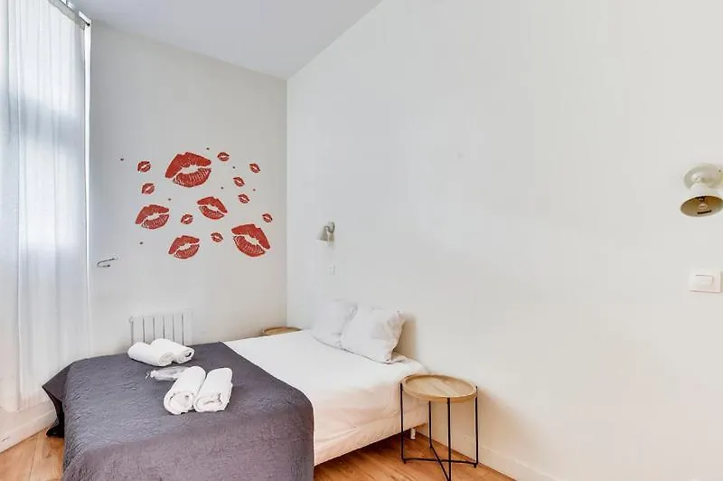 106-Suite Cece - Superb Duplex In Paris France